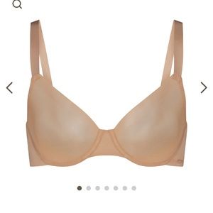 Skims No Show Molded Unlined Demi Bra